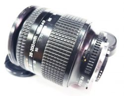 Lente Nikon AF 28-200mm f/3,5-5,6 D - Usada